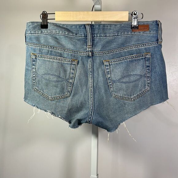 ABERCROMBIE & FITCH Women’s Button Fly Distressed Denim Jean Shorts Blue Size 27 - Picture 8 of 11